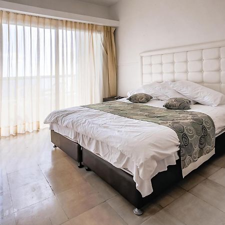 Hotel Blue Weiss Νετάνια Εξωτερικό φωτογραφία